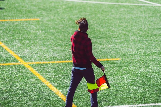 克里斯·保罗率领马刺队与凯尔特人队激战，差点扭转局势.